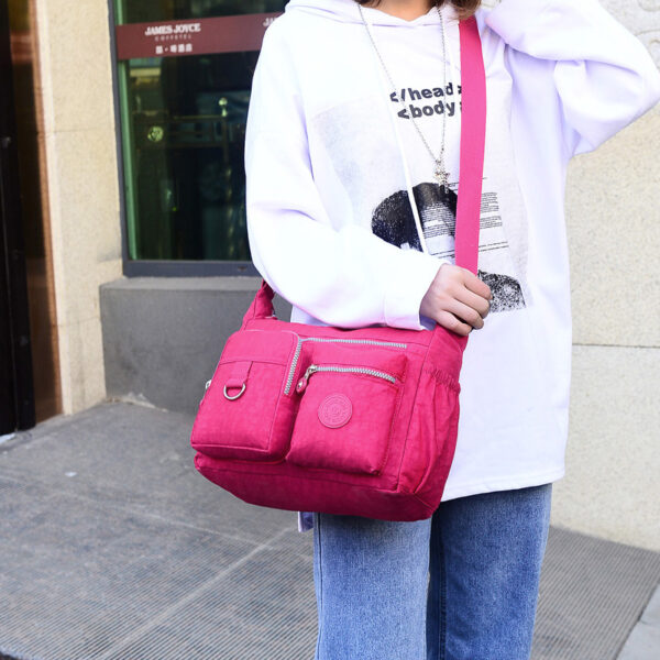 Popular Multicompartment Lightweight Casual Multifunctional Nylon Shoulder Bag Outdoor Travel Crossbody Messenger Bag